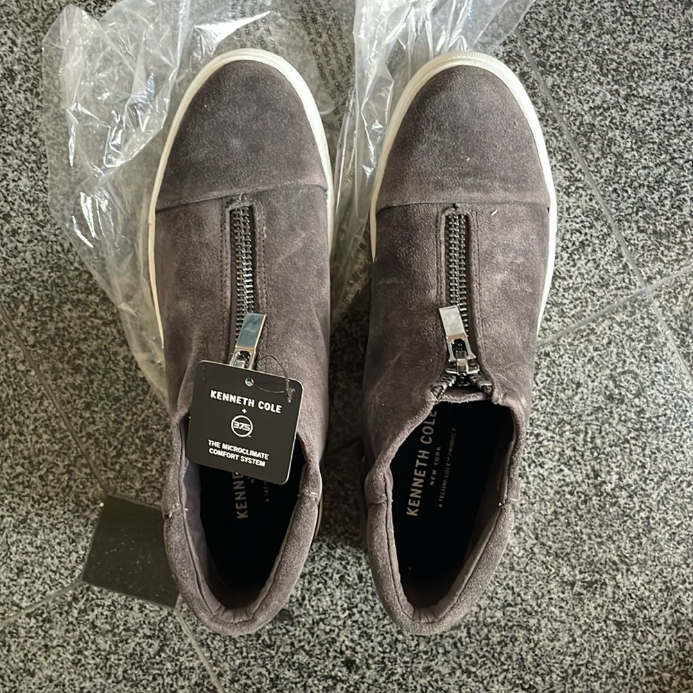 Brand new size 7.5 women’s Kenneth Cole sneaker slip ons